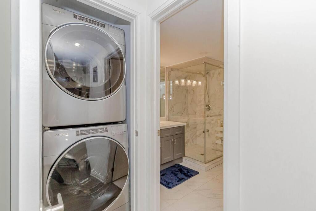 Luxury Basement Apartment In Όκβιλ Εξωτερικό φωτογραφία