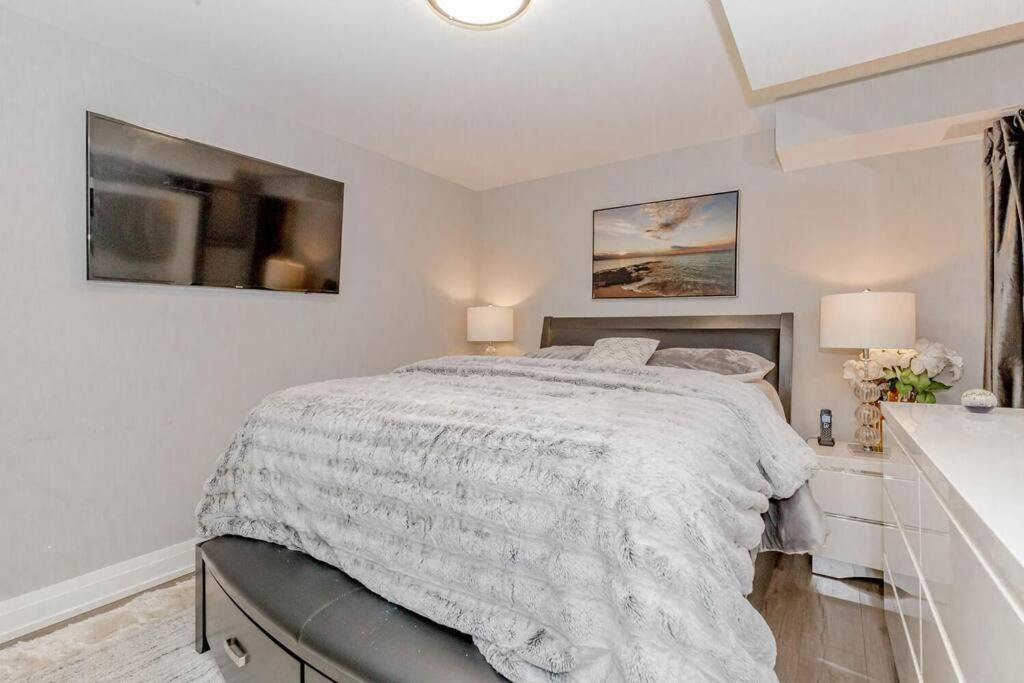 Luxury Basement Apartment In Όκβιλ Εξωτερικό φωτογραφία